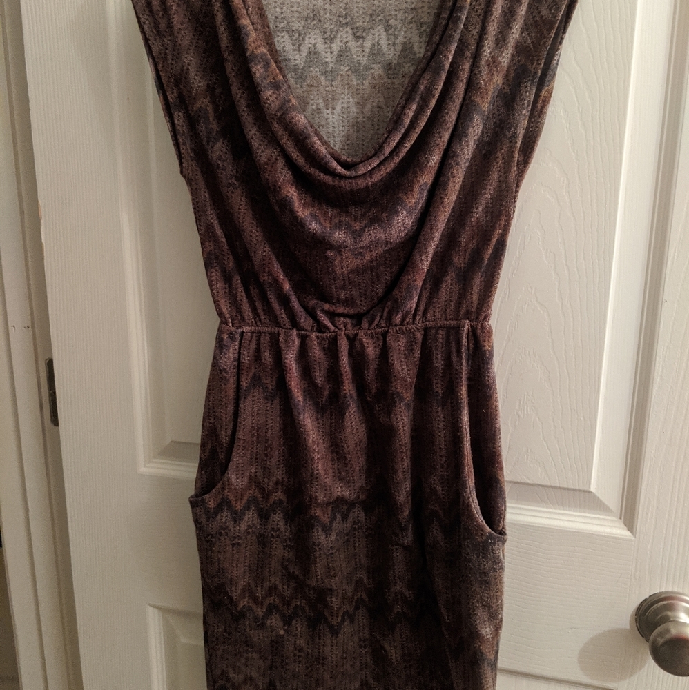 🔴 Bella D. / Chevron print cowl neck Dress